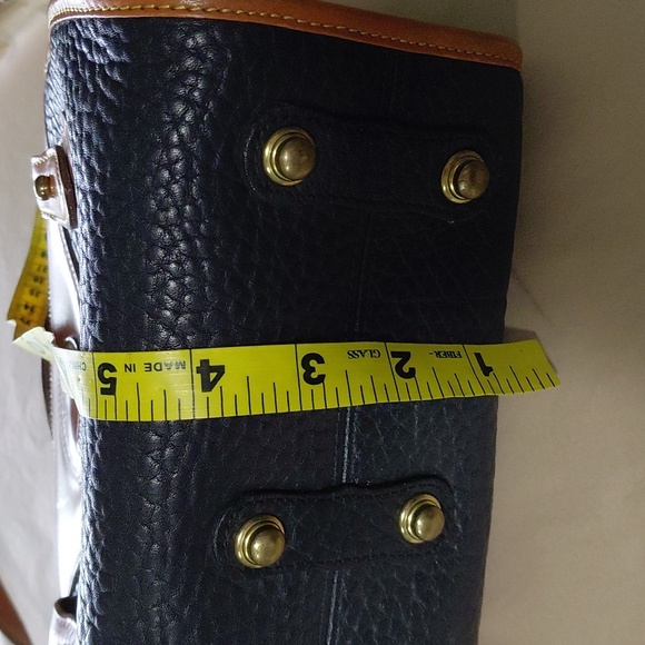 DOONEY AND BOURKE Chic Black and Tan Crossbody Bag - Picture 11 of 11
